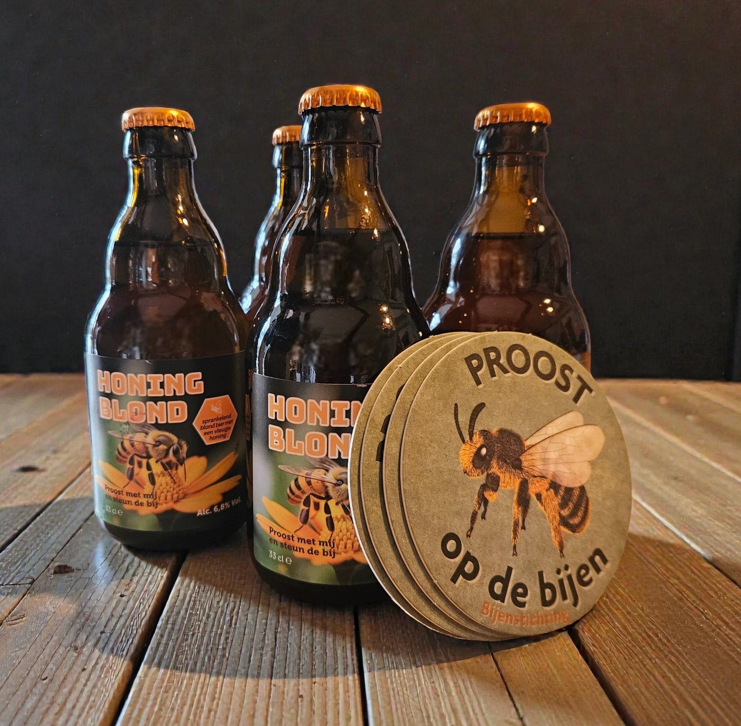 4x Honingblond bier + 4 bierviltjes “Proost op de bijen”